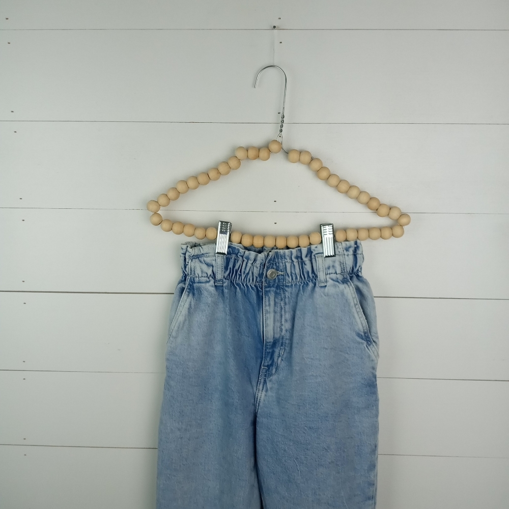 H&M Girls size 10 light wash denim ruffle top elastic waist jeans button zip